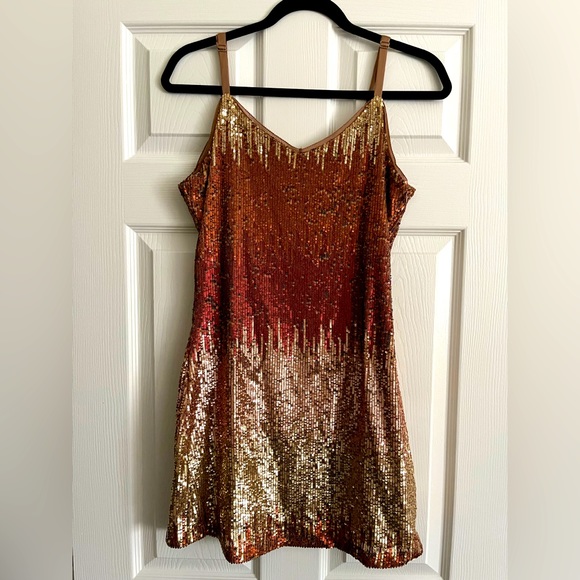 The Post Ombré Sequin Dress - Picture 2 of 5